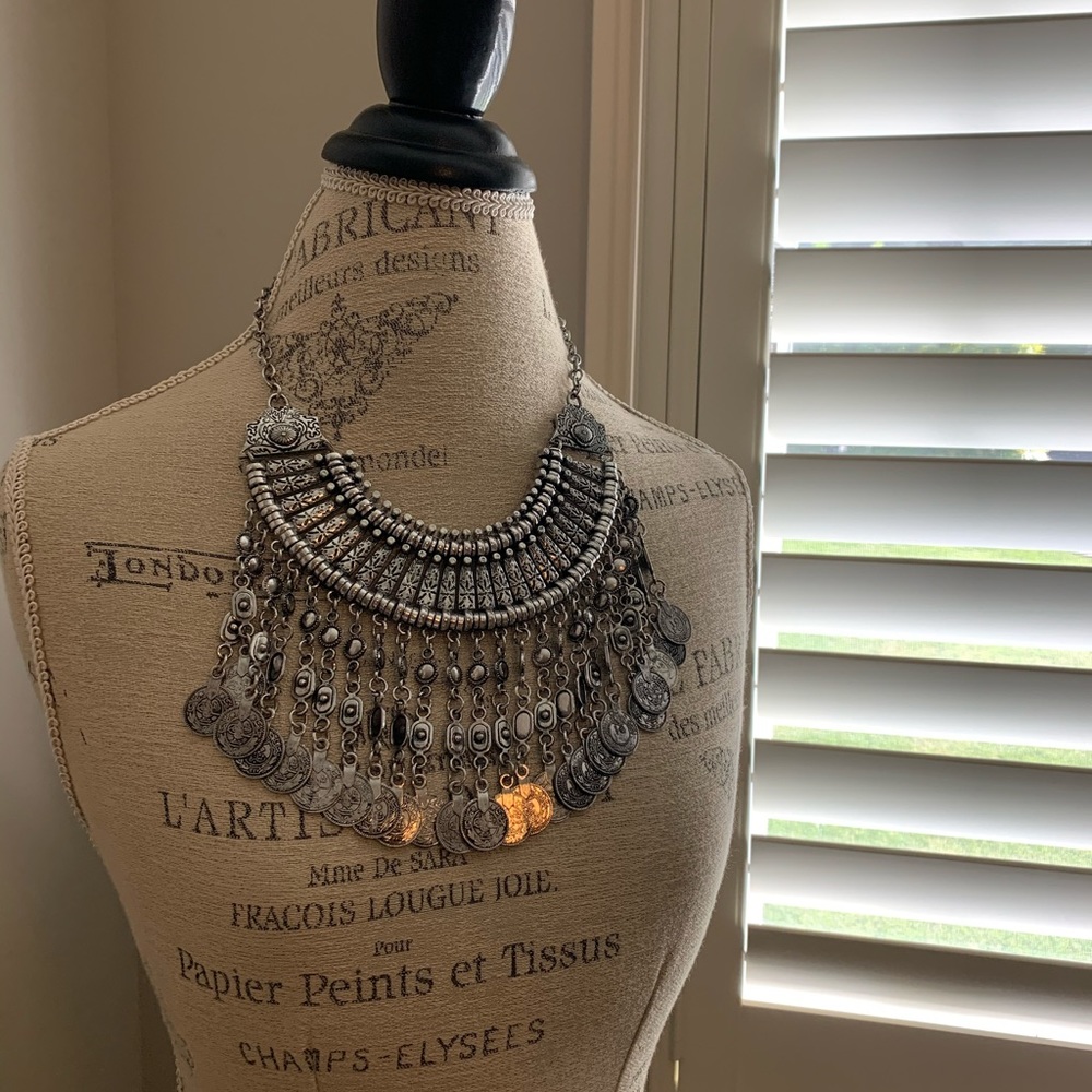 Beautiful statement chain necklace!